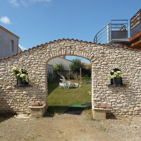 لي سابلِ دولونْ Chambre D'Hote Fleur De Potager المظهر الخارجي الصورة