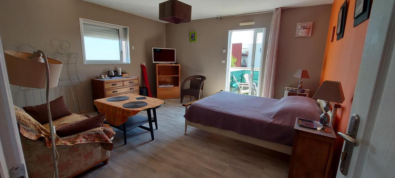 لي سابلِ دولونْ Chambre D'Hote Fleur De Potager المظهر الخارجي الصورة